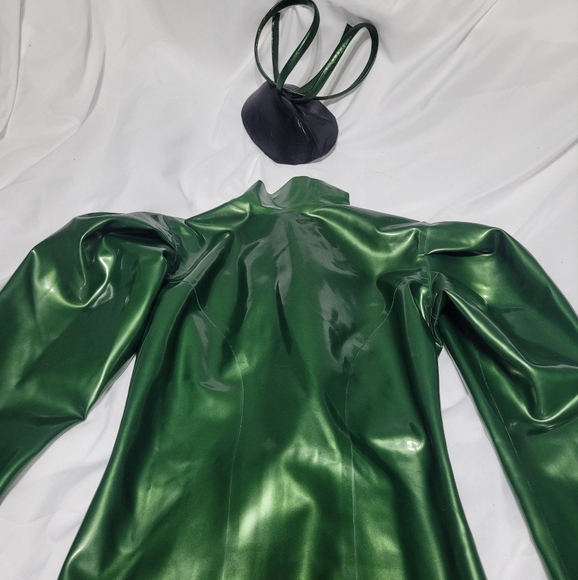 REAL LATEX by DAWNAMATRIX Long Sleeved Dress w/ Matching Fascinator - Picture 5 of 9